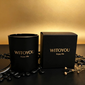 เทียนหอมกลิ่นหอมในขวดแก้วสีดำด้านแบบกำหนดเองจาก Witoyou Wholesale ปราศจากพาราฟิน พร้อมฝาโลหะสีทองและโลโก้สีทอง เหมาะสำหรับเป็นของขวัญ - Product Image 5
