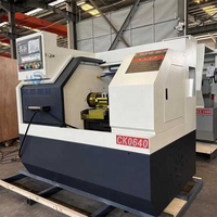 Torno CNC de Cama Plana de Alta Precisión CK0640 para Trabajo Ligero con Control GSK 220V