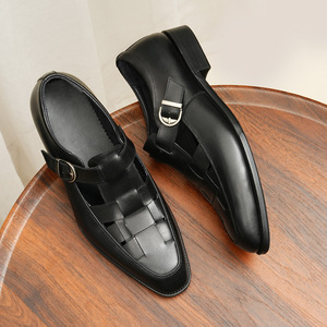 Sandalias de cuero vacuno transpirables y a la moda, pantuflas de cuero ligeras, sandalias casuales para hombre de alta calidad para exteriores - Product Image 4