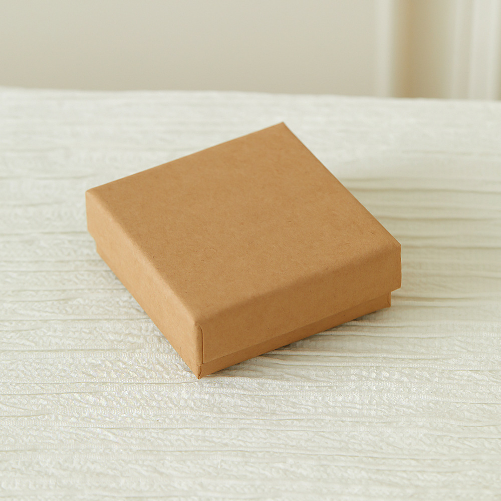 Marron [Boîte à bracelet et collier 9 x 9 x 3 cm avec mousse]