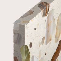Carreaux de terrazzo en crème inorganique sur mesure YUSHI, couleur uniforme, pierre technique à grosses particules pour sols de luxe d'hôtels et villas