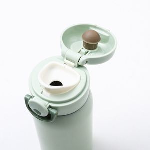 Set Promocional con Logotipo Personalizado: Bolígrafo con Tapa Pop-Up, Vaso Aislado Verde Pea y Cuaderno - Product Image 2