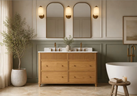 Meuble-lavabo de salle de bain en bois massif sur mesure avec placage en bois clair, design strié cannelé, avec plan de travail en quartz et double vasques