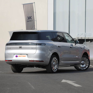 Sofisticato SUV EREV IM LS9 a Autonomia Estesa (320 km) con Batteria da 66 kWh e Ricarica Rapida 800V in 16,5 minuti, Disponibile in Deposito - Product Image 1