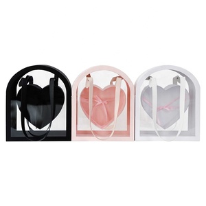 Luxury Transparent Handle Acrylic Bouquet Flower Packing Box Heart Shaped Valentine's Day Flower Gift Box