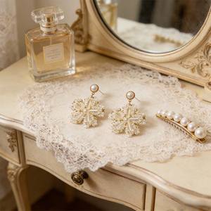 Pendientes <span class=keywords><strong>de</strong></span> Moda al por Mayor Hechos a Mano <span class=keywords><strong>con</strong></span> Piedras <span class=keywords><strong>de</strong></span> Cristal, Pendientes Impermeables <span class=keywords><strong>con</strong></span> Flores y Perlas, Accesorios <span class=keywords><strong>de</strong></span> Moda para Señoritas - Product Image 2