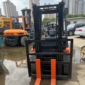 รถยกโตโยต้า FD30 ดีเซล 3 ตัน FD50 ประสิทธิภาพสูง มือสอง พร้อมมอเตอร์และลูกปืน นำเข้าจากญี่ปุ่น มีสินค้าในสต็อก - Product Image 4