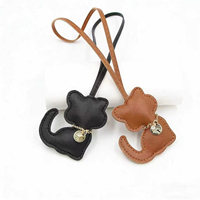 Porte-clés en cuir PU mignon en forme de chat de dessin animé avec chaîne métallique, breloques adorables pour sacs et accessoires féminins