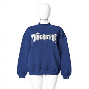 เสื้อสเวตเชิ้ตคอเต่าทรงโอเวอร์ไซส์สีน้ำเงินกรมท่าสำหรับผู้หญิง พิมพ์ลายกราฟิก Trackstar เนื้อผ้าหนา - Product Image 1