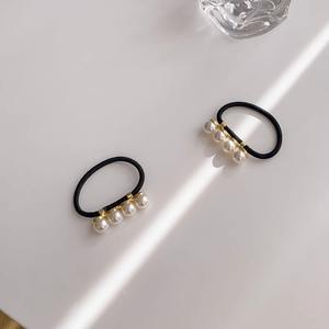 Élégant serre-tête minimaliste en perles pour femmes, idéal pour mariages et soirées, accessoire capillaire durable avec élastique. - Product Image 5