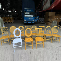 Chaises de mariage, chaises Chiavari empilables blanches en gros pour hôtels, banquets commerciaux, événements et fêtes