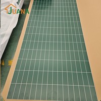 Revêtement mural SPC ignifuge de classe B1, anti-moisissure, accessoires personnalisés, décoration intérieure pour salle de bain d'hôtel, fournisseur FSC