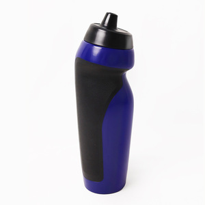 Modern 600ml Sports Cycling Water Bottle Squeeze <b>Plastic</b> <b>Drinkware</b> with Suction Nozzle Lid - Product Image 3