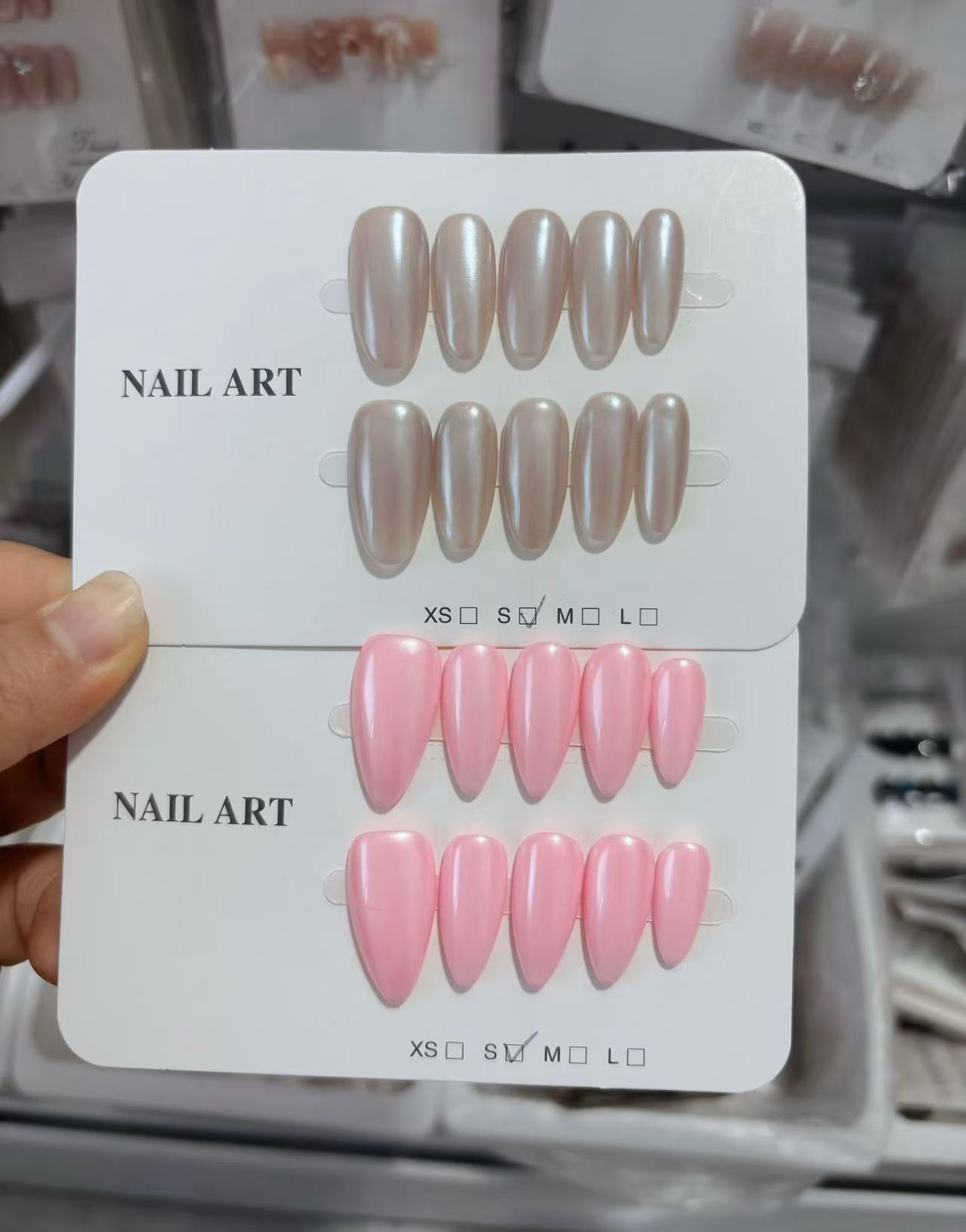 Vidéo : Pose d'ongles à coller