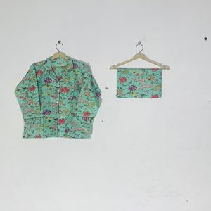 Conjunto de Pijama Floral a Precio de Mayoreo - Ropa de Dormir de Algodón Artesanal, Ropa de Dormir Bohemia de Verano para Mujer - Product Image 2