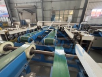 Línea de producción de conductos de 5-18 m/min controlada por PLC automático Precisión de ± 0,5mm con componentes de bomba de motor central