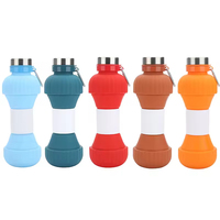Bouteille d'eau de sport sans BPA en gros, bouteille en silicone personnalisée mignonne avec motifs multisports pour cadeaux promotionnels