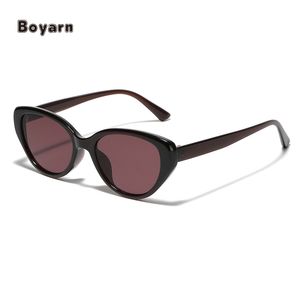 Vente en gros de lunettes de soleil UV400 de haute qualité pour femmes et hommes avec logo personnalisé monture PC verres AC mode - Product Image 1