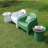 Chaise longue empilable moderne en plastique pour l'extérieur Fauteuil de jardin pour balcon et patio résistant aux intempéries Mobilier pour parc et balcon