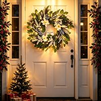 Künstlicher Weihnachtskranz mit Blaubeeren, Magnolien und Kiefernnadeln, Hängende Dekoration für Haustür, Feiertage und Partys