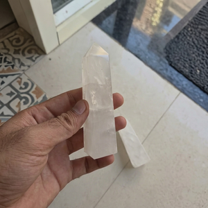 คริสตัลควอตซ์ใสทรงหอก หินธรรมชาติ ขัดเงาด้วยมือ สำหรับบำบัดรักษา พลังเรกิ ของขวัญ - Product Image 1