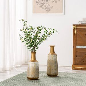 Elegante Florero de Metal Hecho a Mano con Acabado Resistente a la Corrosión, Duradero para Uso en Interiores/Exteriores, Hecho en India - Product Image 2