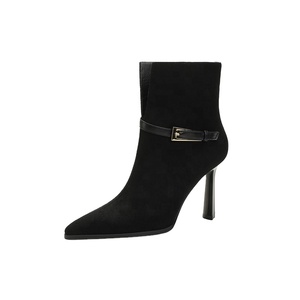 Bottines pour femmes, style western formel, en similicuir gaufré croco, à bout pointu, talon aiguille, avec fermeture éclair latérale, rehaussantes - Product Image 2
