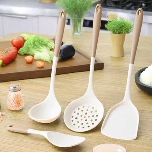 Juego de Espátulas de Silicona de 4 Piezas, Resistentes al Calor, Antiadherentes, Utensilios de Cocina, Cucharón, Cuchara Ranurada, Espátula de Grado Alimenticio - Product Image 1