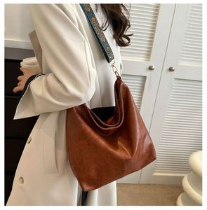 I-0658 Women's Fashion PU <b>Handbag</b> Single Shoulder Crossbody ZIP Closure Large Capacity Bucket Style <b>Summer</b> Winter - Product Image 6