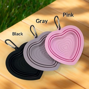 Tazón Plegable de Silicona en Forma de Corazón, Multicolor, Portátil, de Grado Alimenticio, para Perros y Gatos, con Clip para Llavero, para Uso en Exteriores - Product Image 3