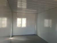 Maison conteneur préfabriquée modulaire de 20 pieds avec panneaux sandwich en acier pour plancher et toit, idéale pour petit bureau
