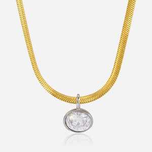 Collier pendentif en acier inoxydable plaqué bicolore étanche avec chaîne serpent chevrons et serti de zircone cubique ovale, vente en gros - Product Image 5