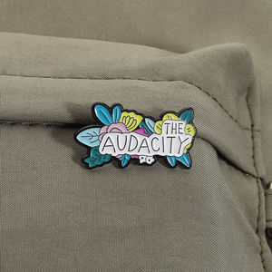 Épinglette en émail floral Audacity, texte humoristique amusant, broche élégante, badge de revers en métal, bijoux, cadeaux en gros - Product Image 3