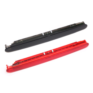 Luz de Freno Elevada LED para Volkswagen Touran, Tercera Luz de Freno Trasera 1T0945097A Roja y Negra 12V - Product Image 1