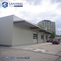 Edificio Industrial de Gran Envergadura con Estructura Personalizada, Sistema de Techo de Acero Prefabricado y Paneles Aislantes