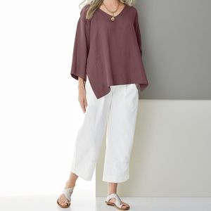 Camiseta informal de verano para mujer, estilo europeo y americano, con cuello en V, de algodón y lino, con mangas tres cuartos y corte holgado. - Product Image 1
