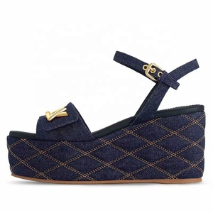 Sandalias de Plataforma Gruesa con Adornos Metálicos para Verano, Zapatos de Tacón Alto para Mujer, Sandalias Modernas de Mezclilla Oscura para Exteriores - Product Image 1