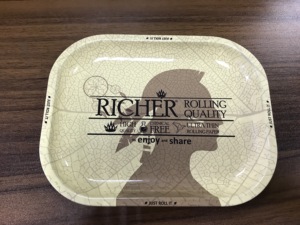 Nuevo Kit de Accesorios para Fumar Todo en Uno: Papel de Liar, Molinillo con Logotipo Personalizado, Bandeja para Liar, Recipiente para Guardar Tabaco - Product Image 3