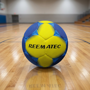 Ballon de handball en PU toutes surfaces, technologie Reema importée, cousu à la machine, couleurs et logo personnalisables, pour entraînement et matchs - Product Image 3