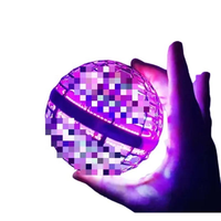 Mini-drone de haute qualité, boule volante LED à 360 degrés, jouet UFO, avion RC avec piles incluses