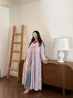 Abaya de luxe islamique pour femmes, en polyester, style Dubaï, jupe élégante à col en V orné de perles, robe longue à manches, fabriquée en Chine