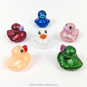Juguetes de baño de pato con purpurina de goma promocionales al por mayor juguete flotante de baño de pato de goma suave para niños - Product Image 1