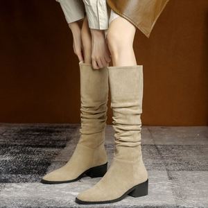 Bottes Chukka populaires d'été à talon haut pour femme, style ample, longueur genou, en PU, couleurs neutres, pour sublimer votre look général - Product Image 6
