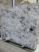 Dalle de granit blanc Labradorite, granit Bianca bleu clair lémurien, dalles de granit de montagne d'argent de Madagascar pour table à manger