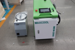 เครื่องเลเซอร์ไฟเบอร์ 3-in-1 รุ่นใหม่ 1.5KW 2KW 3KW สำหรับทำความสะอาด เชื่อม ตัด หัว Au3tech แบบมือถือ ระบายความร้อนด้วยน้ำ รับประกัน 3 ปี 1.5kW - Product Image 3
