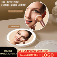Miroir de maquillage LED portable pliable double face avec grossissement 5x, idéal pour les voyages et l'usage familial