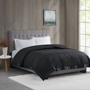 Couverture de lit alternative en duvet léger doublé de satin DB - Product Image 1