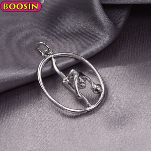 Venta directa <span class=keywords><strong>de</strong></span> fábrica Deportes 3D Gimnasia Calistenia Colgantes Encantos Para Pulseras Collares - Product Image 3