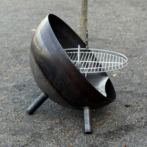 Outdoor Slanted Fire Bowl BBQ Grill-Parrilla de camping con base Triangular-Acero Corten Made - Product Image 5