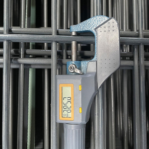 Cerca de Malha de Arame Curvada Soldada em Aço Galvanizado 3D, Venda Quente - Product Image 3